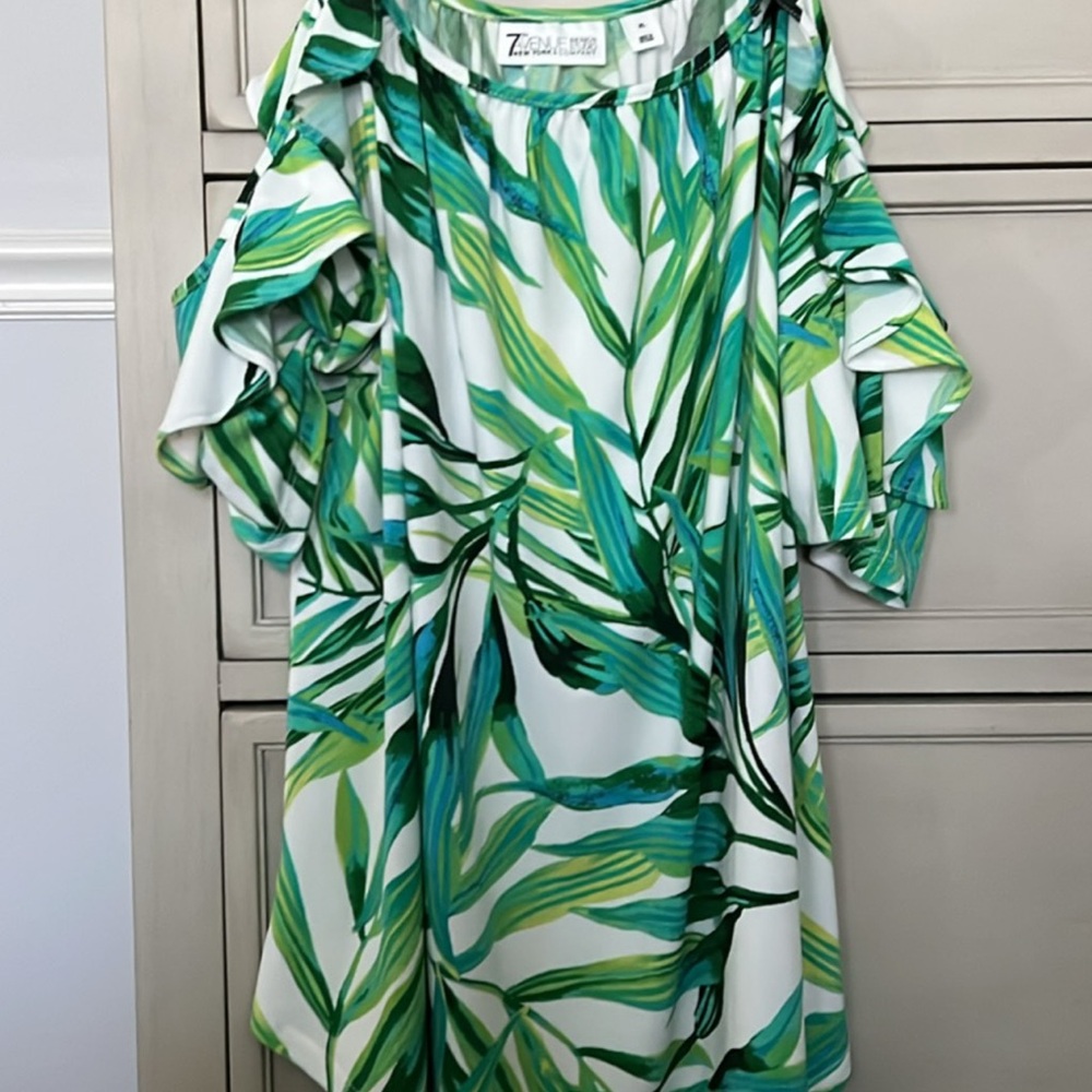 New York & Company Green Leaf Print Ruffle Cold-Shoulder Top